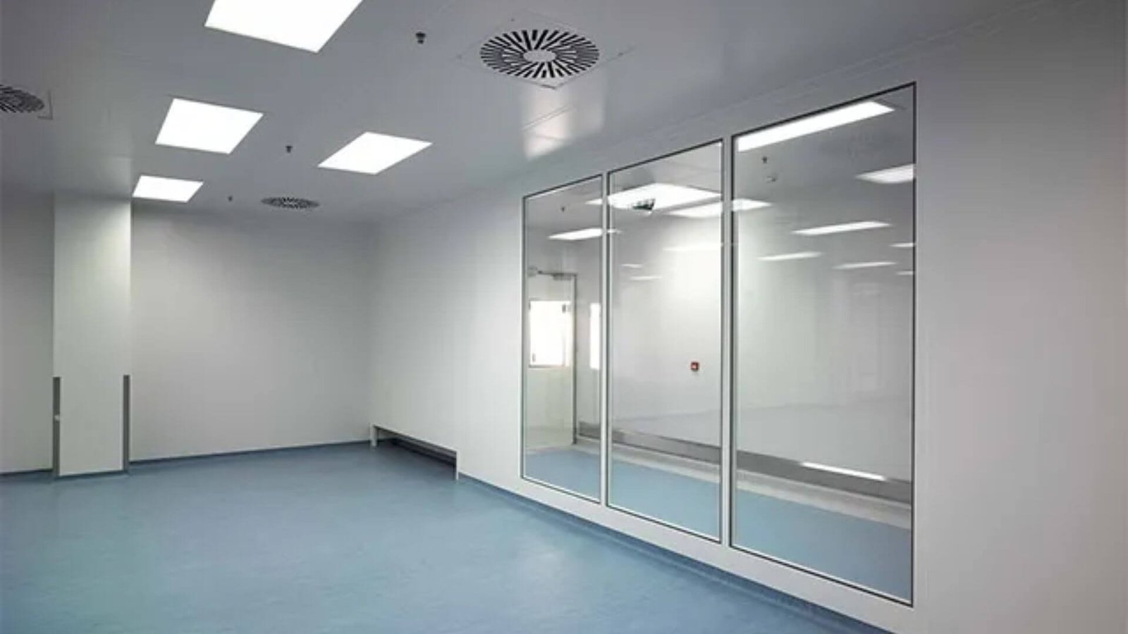 Innovations in cleanroom LED lighting technology 