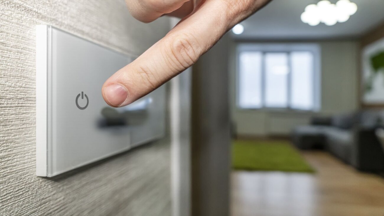 Why Should You Consider a Smart Light Switch