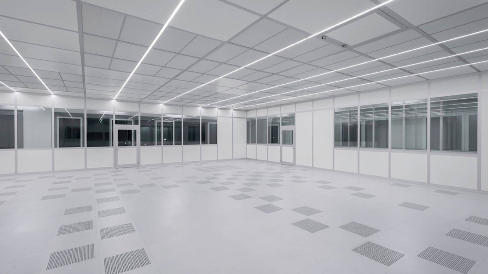 Innovations in cleanroom LED lighting technology