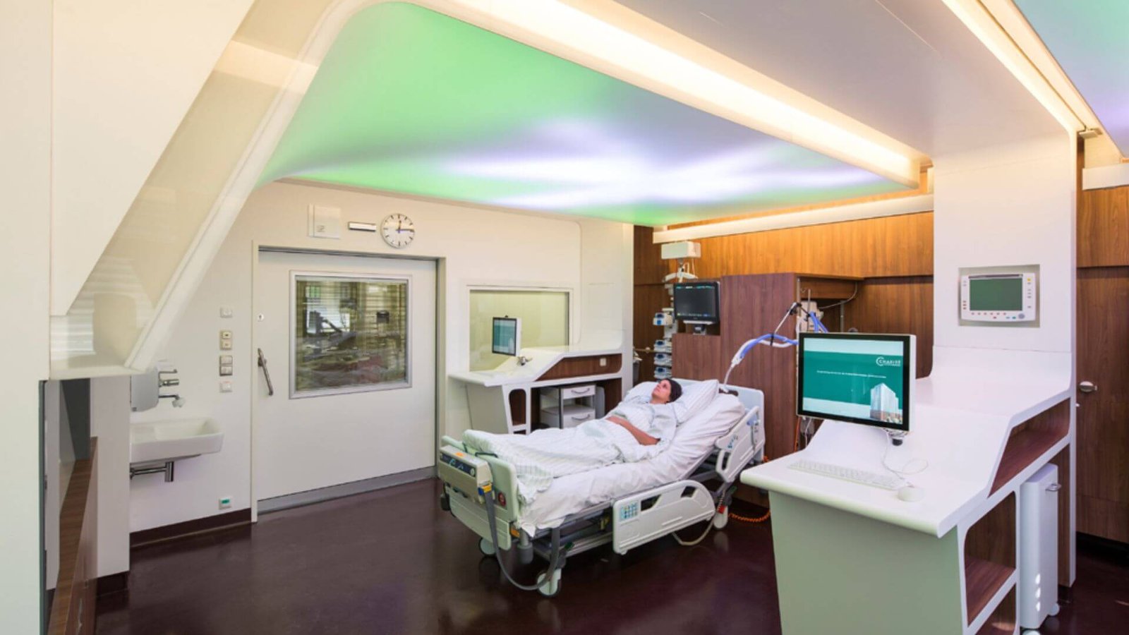 Integrating Hospital Lighting with Healthcare Technologies